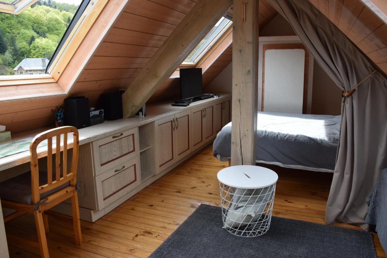 Petit Duplex De Charme Sous Les Toits Du Mont-Dore Extérieur photo